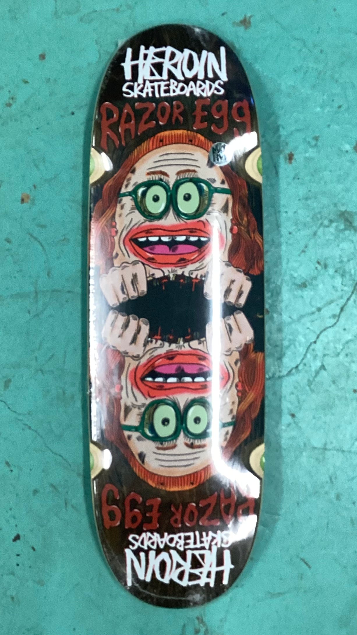 Heroin Team Auntie Razor Egg Deck 9.75