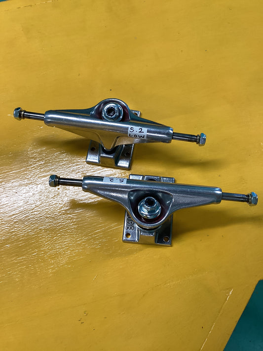 Venture Lo Trucks